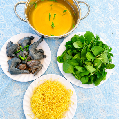 Lẩu Gà Ớt Hiểm
