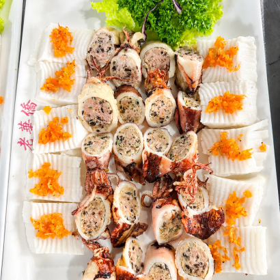 Mực Nhồi Thịt Bánh Mặn